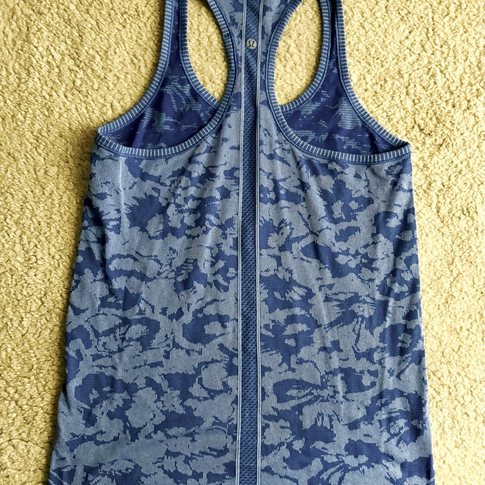 Lululemon Swiftly Tank - Great Condition - Size 8 - image 2